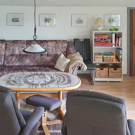 6 Person In Sydals-by Traum