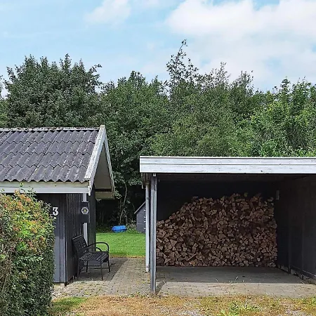 6 Person In Sydals-by Traum