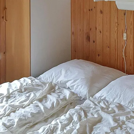 6 Person In Sydals-by Traum