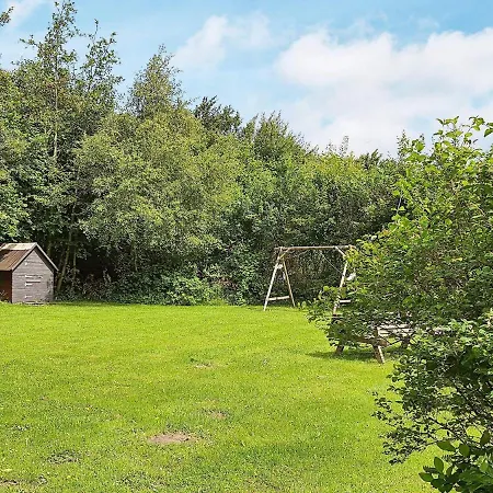 6 Person In Sydals-by Traum