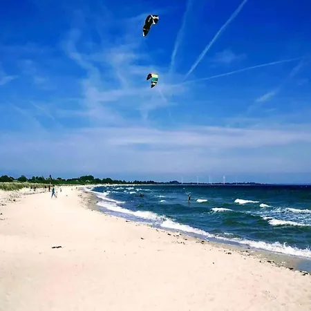 6 Person In Sydals-by Traum